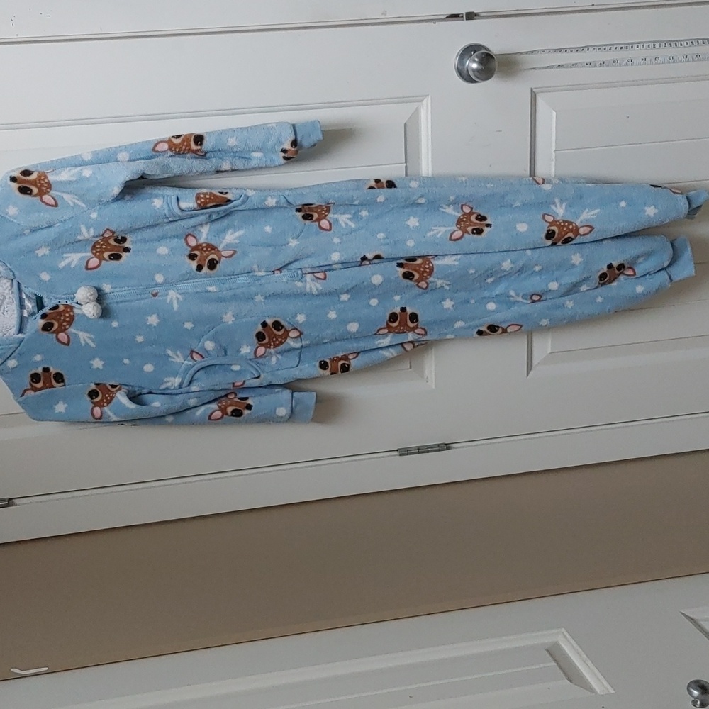 URBAN KIDS size Medium light blue sleeper onesie Reindeer pattern hood f…